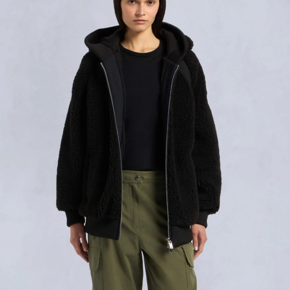 Holland sherpa hoodie XS Willing to trade for xs simular brand/value - Picture 2 of 2